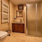 Отель Milat Cave